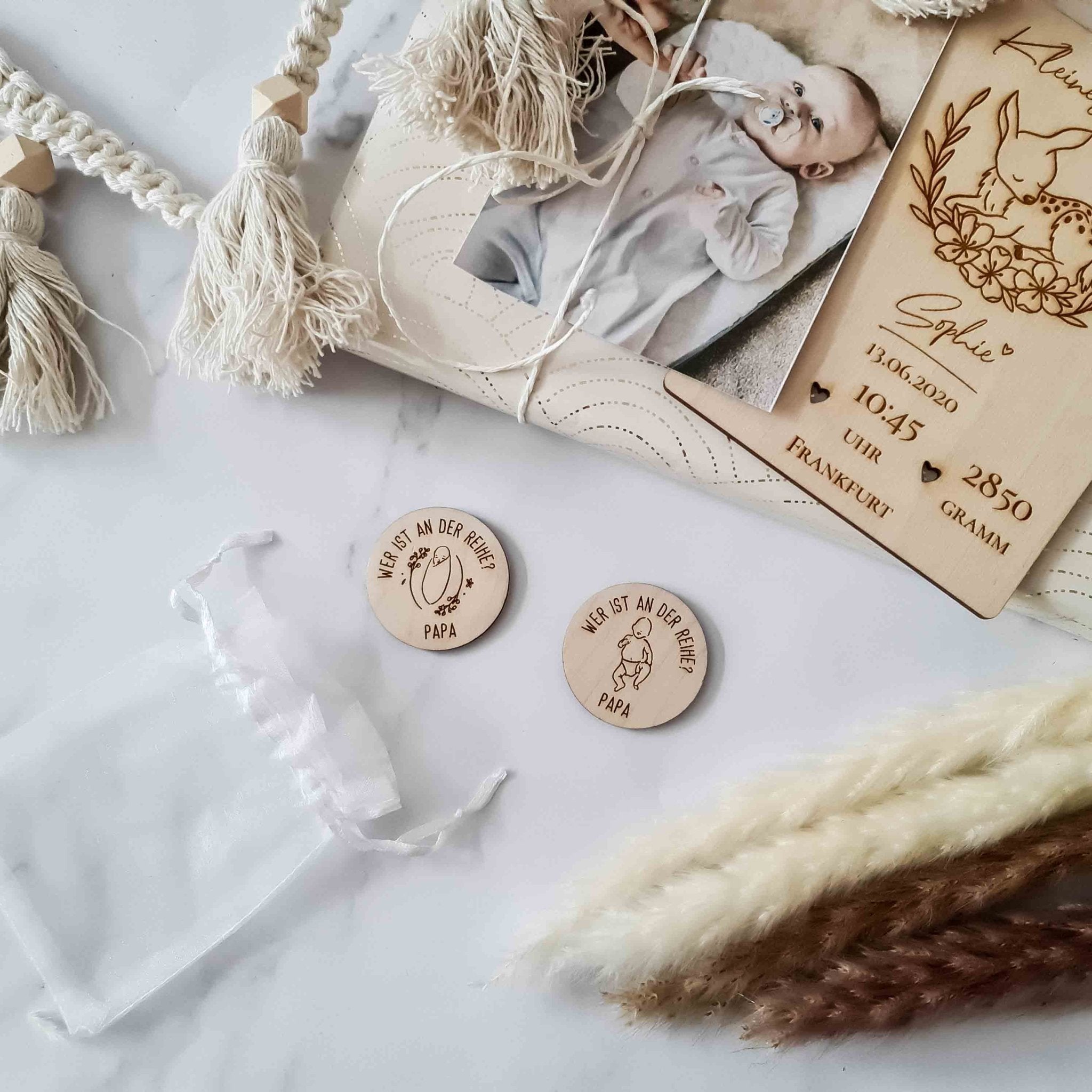 Entscheidungsmünze Mama Papa - Lustiges Geschenk zur Geburt für die Eltern - Suzu Papers