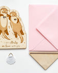 Otter Karte - Valentinstag Geschenk aus Holz - Grußkarte Valentinstag - Suzu Papers
