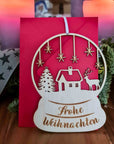 Weihnachtskugel Anhänger mit Schneekugel-Motiv - Suzu Papers