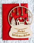 Weihnachtskugel Anhänger mit Schneekugel-Motiv - Suzu Papers