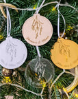 Weihnachtskugel mit Namen - Weihnachtsgeschenk für Freundin - Suzu Papers