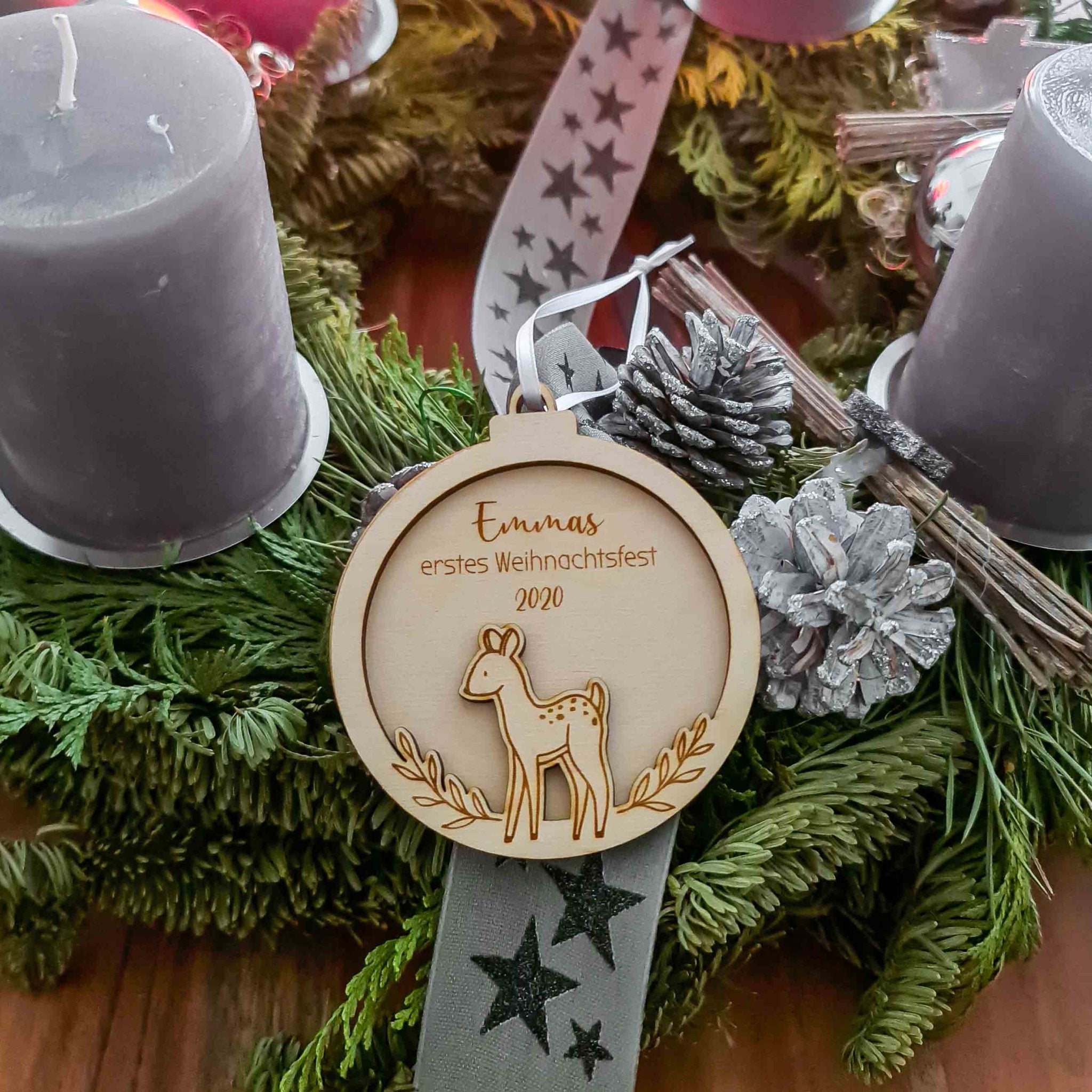 Mein erstes Weihnachten Kugel - Weihnachtsanhänger mit Reh-Motiv - Suzu Papers