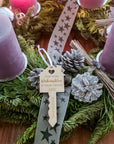 Weihnachtskugel Schlüssel - Erstes Weihnachten im neuen Haus - Suzu Papers