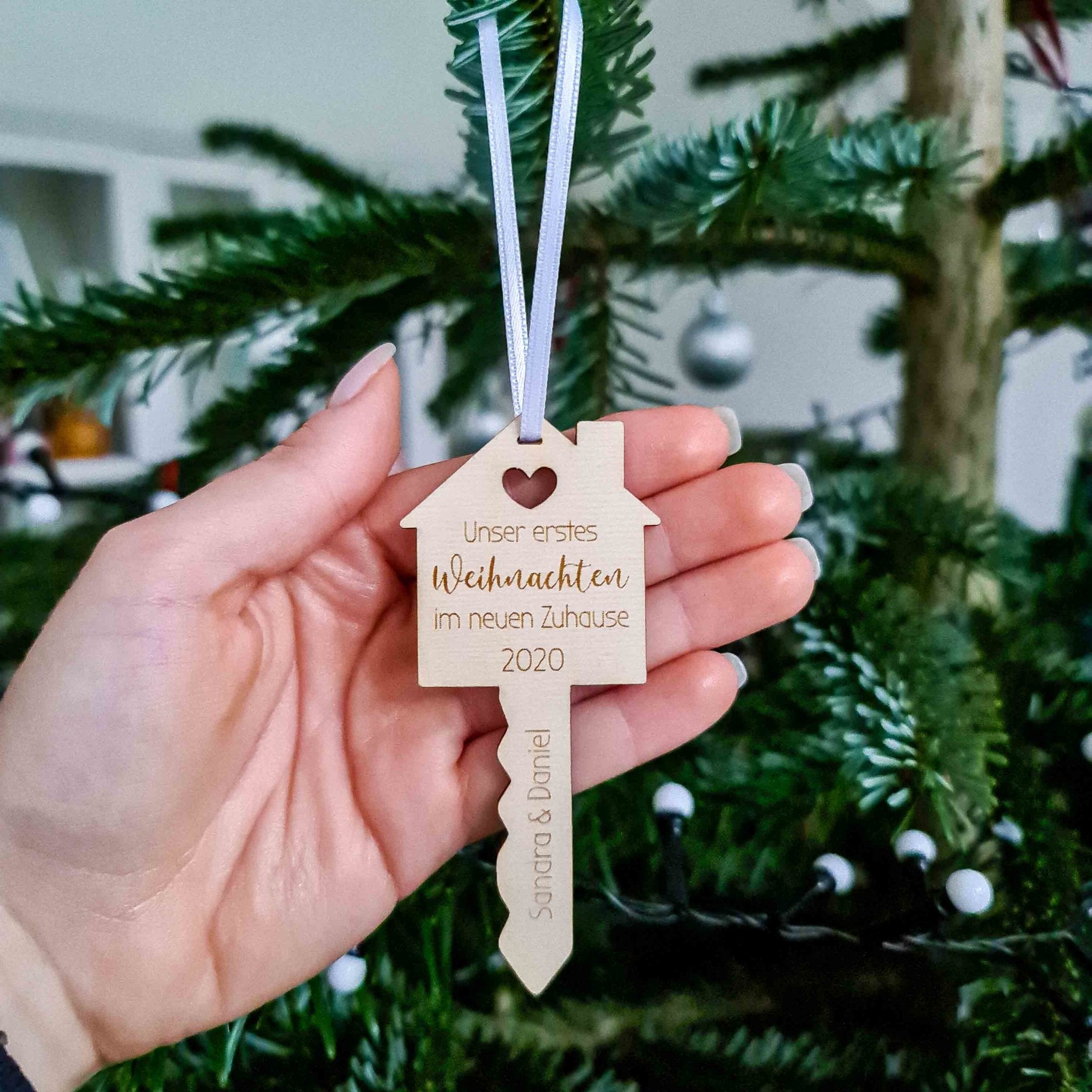 Weihnachtskugel Schlüssel - Erstes Weihnachten im neuen Haus - Suzu Papers
