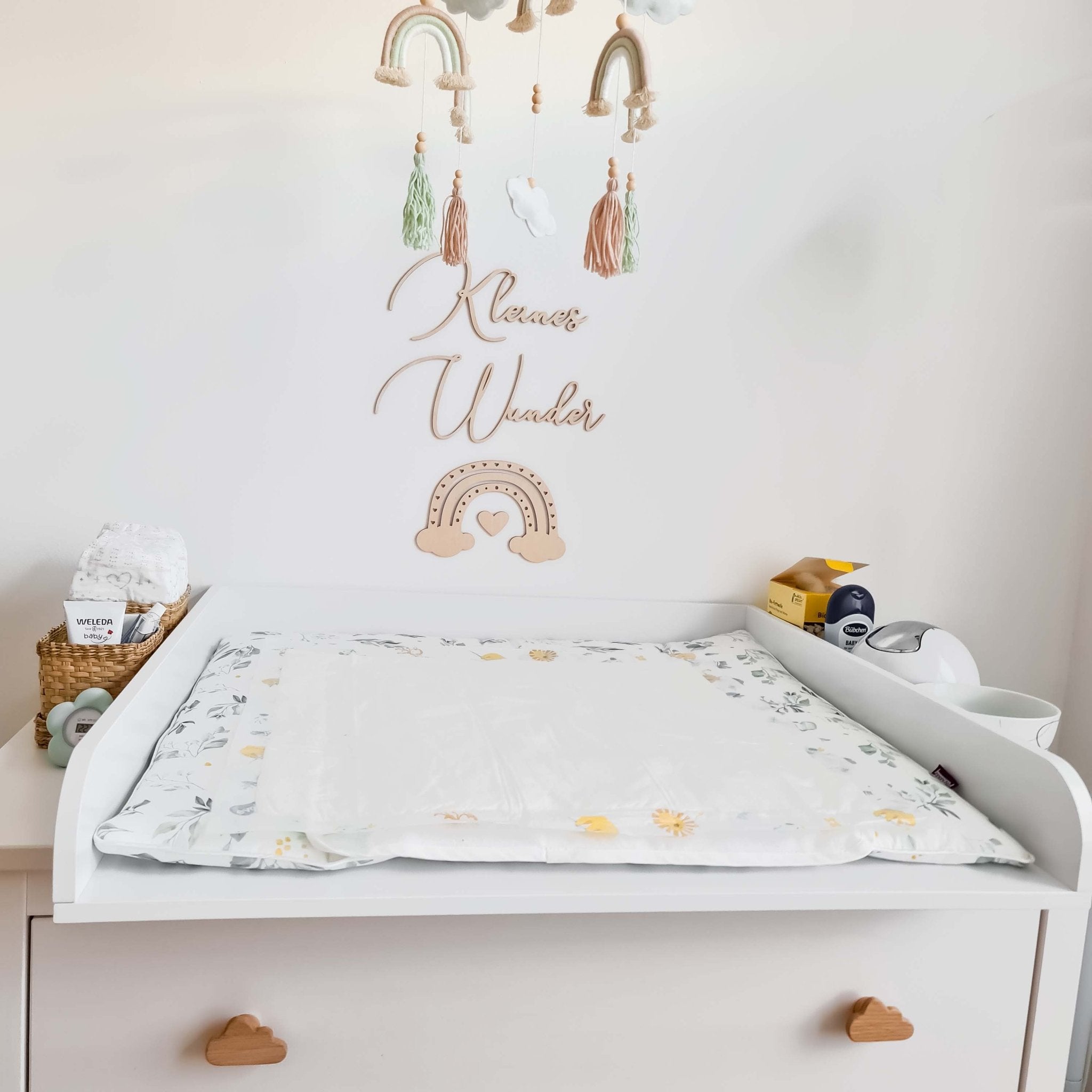 Wanddeko Kinderzimmer Holz - Kleines Wunder mit Regenbogen-Motiv - Suzu Papers
