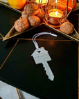 Weihnachtskugel Schlüssel Acryl - Suzu Papers
