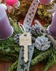Weihnachtskugel Schlüssel Holz - Suzu Papers
